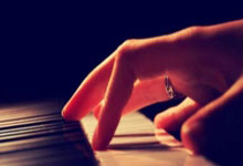 田径——南京室内世锦赛：参赛运动员赛前训练.：玩加电竞